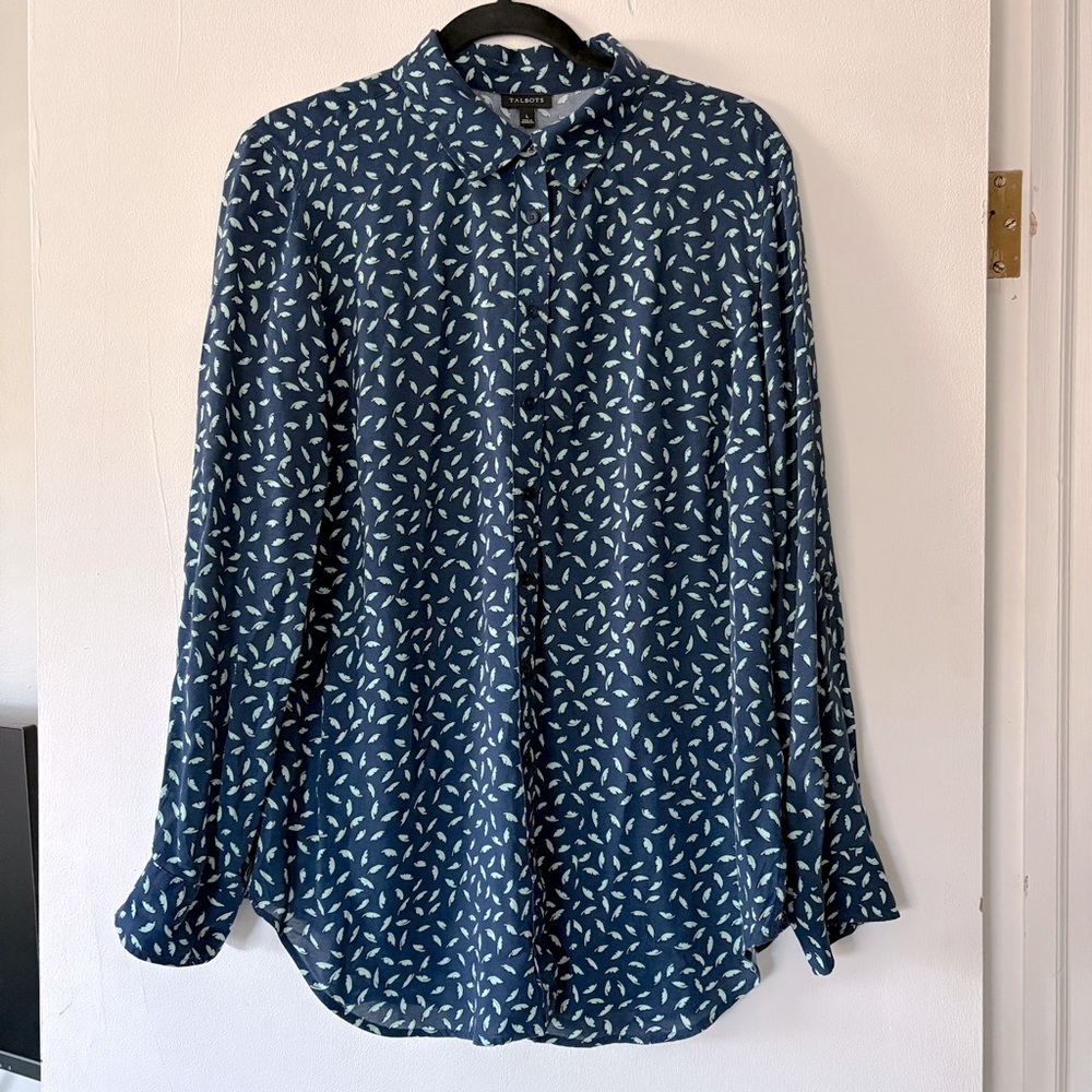 Talbots Shirt Women’s Blue Feather Print Roll-Tab Sleeve Button-Up Size Large